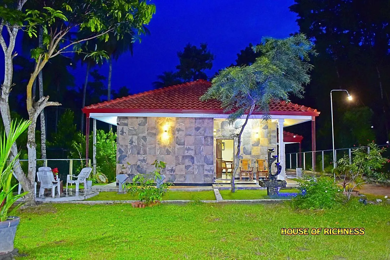 Guest house House Of Richness Hotel Negombo