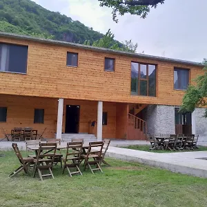 Xhovani Zelna Guest house Nderlysaj